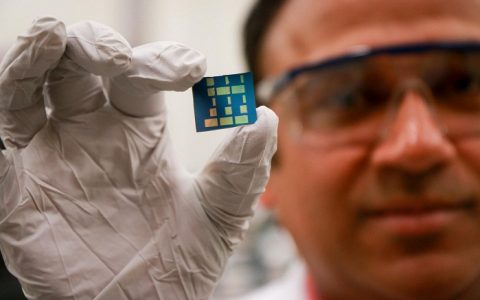 新型二维半导体材料 可让电子设备运行速度加快百倍!