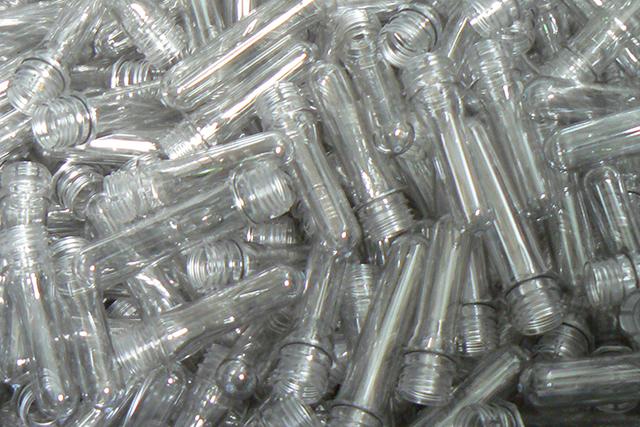 640_Plastic_bottles_before_processing