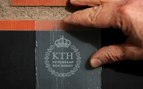 会玩！！这种透明玻璃是用木头做的