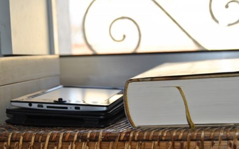 重大突破！中国制造出世界上第一张石墨烯电子纸——超薄电子器件不再是梦