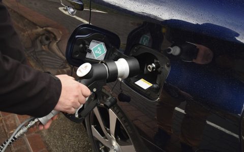 无需金属 新型催化剂帮助氢燃料电池更廉价 更轻量