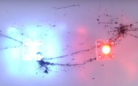 科学家实现了远距离碳纳米管自组装 还能点亮LED