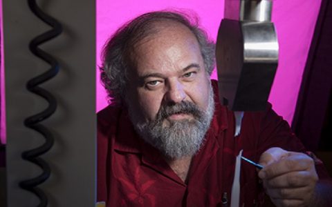 一言不合缺点就变优点 美科学家要用塑料造桥