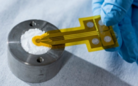 “变沙为宝”——向散热问题Say No!