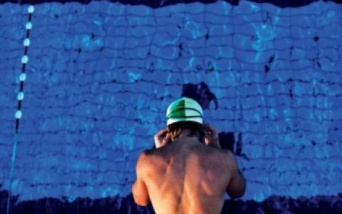 隐藏于泳池的杀手