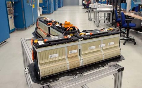 高分子三明治,让电动汽车的储能更有效率