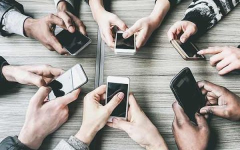 涨知识，为什么智能手机偏爱“金属”