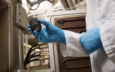 金属陶瓷新工艺：互不反应却完美结合