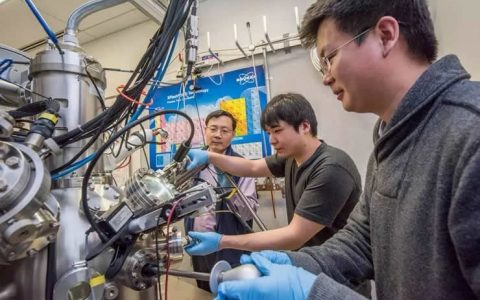 TBSI吴军桥教授Science:发现二氧化钒反常电子热导率,“打破”物理定律