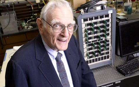 新兴玻璃电池能否终止石油时代?