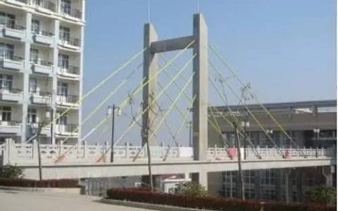 比钢筋水泥还要坚固？看碳纤维增强复合材料在土木工程领域新趋势【荐书】