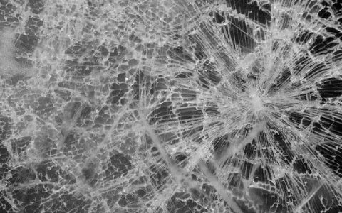 玻璃在低温下可能是一种新的物质形态