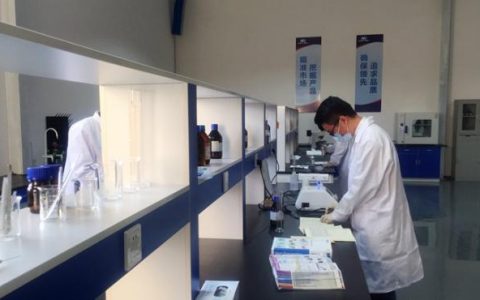 青岛引入国际院士团队 成功研发防雾霾纱窗推向市场